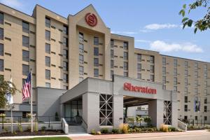 麦迪逊Sheraton Madison Hotel的 ⁇ 染喜来登奥马哈酒店