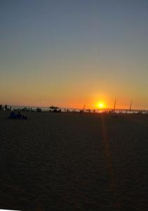 萨阿拉德洛斯阿图内斯Zaharaiso luz的日落在海滩上,享受阳光