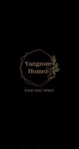 西里古里Yangzom Homez的带有伞的冒险家的标志