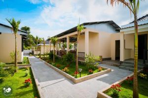 富国LAM BUNGALOW Resort & Spa的度假村内带花园的别墅