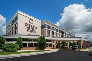 亨廷顿Delta Hotels Huntington Downtown的三角洲医院建筑的 ⁇ 染