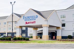 纳什维尔Fairfield Inn & Suites by Marriott Nashville at Opryland的 ⁇ 染一个公平的客栈和套房