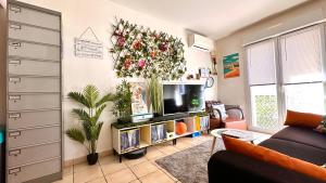 LE COSY Canet - Studio 2 personnes à 30m de la plage, wifi fibre clim netflix平面图