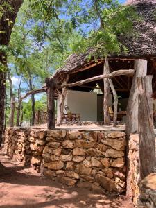 KisakiLemara Eco Camp的石屋,石墙