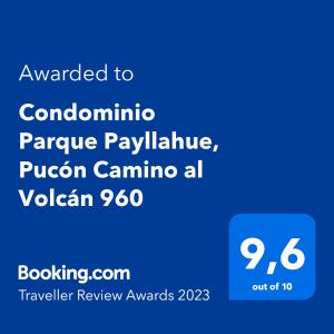 普孔Condominio Parque Payllahue, Pucón Camino al Volcán 960的给红木木木瓜亭的手机的屏幕