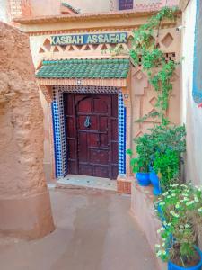 凯拉Kasbah Assafar的木门的建筑物入口