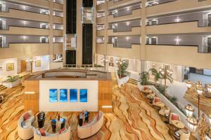 科勒尔斯普林斯Fort Lauderdale Marriott Coral Springs Hotel & Convention Center的酒店大堂的图片
