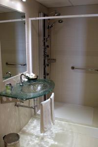 拉斯丰塔尼纳斯酒店的一间浴室
