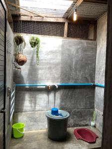 Homestay Bukit Lawang的一间浴室