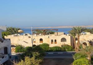 沙姆沙伊赫Al Crown的背景海景度假屋