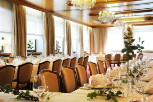 巴特司塔福斯坦酒店 - 埃里希罗第格餐厅的相册照片