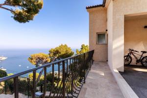 滨海自由城Sea side apartment between Nice and Monaco - 2的海景阳台。