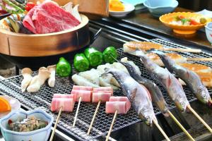 Urugiglampark Morinoyado Nagano的烤鱼和其他食物