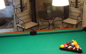 磨坊城堡酒店内的一张台球桌