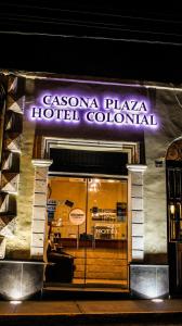 阿雷基帕卡索纳广场殖民酒店的一个带紫色标志的卡桑扎广场酒店竞技场