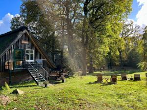 比斯平根Stimbekhof的草林中的小木屋