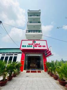 Ấp Bình ThươngNhà nghỉ gia bảo tây đô 68 cần thơ的一座有标志的建筑,上面写着读书,我写的