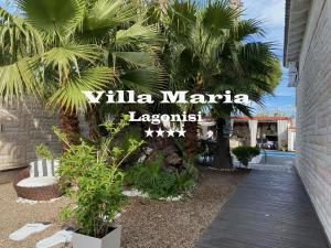 卡利维亚索里库Villa Maria Lagonissi - Private first floor Villa的棕榈树别墅码头的标志