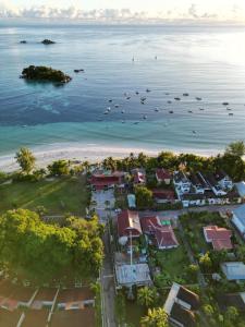 安西沃尔伯特村普拉兰岛成功度假村的海洋旁度假胜地的空中景致