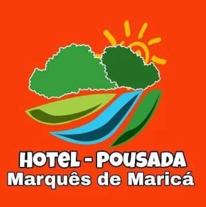 马里卡Hotel Marquês de Maricá的橙色背景上的酒店蓝色标志