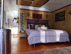 Uros TITIKAKA the Best lodge客房内的一张或多张床位