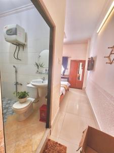 NAMA HOTEL - Ninh Kieu Center的一间浴室