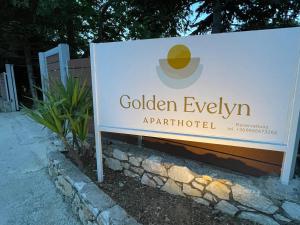 圣帕拉斯凯维Golden Evelyn的金眼仙境战场的标志