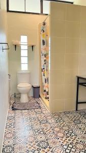 班纳姆胡简易别墅旅馆的一间浴室