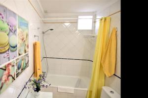 2 bedrooms appartement with wifi at San Cristobal de La Laguna的一间浴室