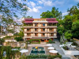 Yangshuo River Lodge Hotel-Free pick up from Yangshuo Area over three nights