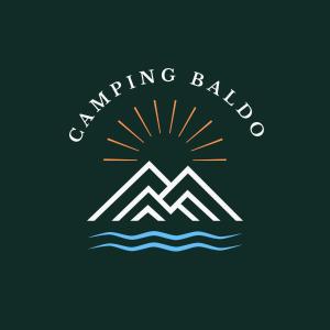 布雷佐内加尔达Camping Baldo的山地和阳光游泳池的标志