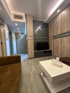 apartment for rent khaldi(HA31)的一间浴室