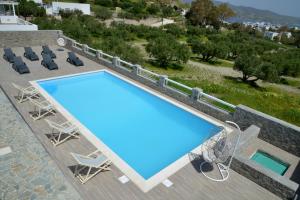Glaronisia Hotel内部或周边泳池景观