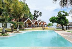 RedDoorz Cebu Club Fort Med Inc内部或周边的泳池