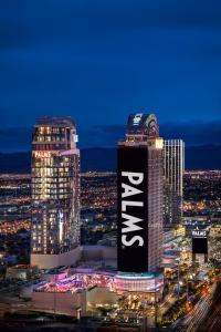 拉斯维加斯Palms Casino Resort的享有拉斯维加斯城市的夜景