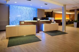 奥古斯塔Fairfield Inn & Suites by Marriott Augusta Washington Rd./I-20的办公室,大堂,前台