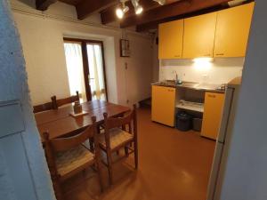 Bienvenue en Transition 48 - Le Cros的厨房或小厨房