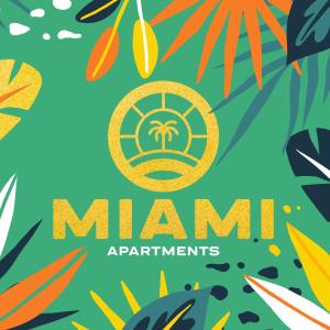 圣朱利安斯Miami Apartments的棕榈树和海滩的米亚米特体验海报