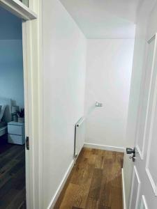 Lovely 1 Bed, Northolt Station的一间浴室