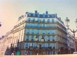 巴黎红磨坊二号公寓的相册照片