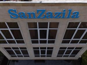 古达乌塔SanZazila的桑塔扎扎大楼的标志