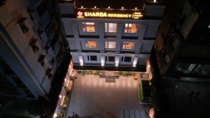 巴特那Hotel Sharda Residency的医院大楼的头顶景色