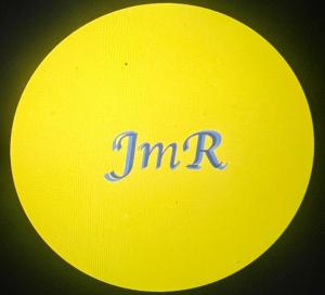 大雅台JmR Serin West studio unit pay by Gcash or cash only的黄色的飞盘,上面写着提明
