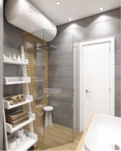班斯科2 BED APARTMENT IN BANSKO RESORT的带淋浴、卫生间和盥洗盆的浴室