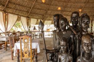 Africa Safari Selous Camping餐厅或其他用餐的地方