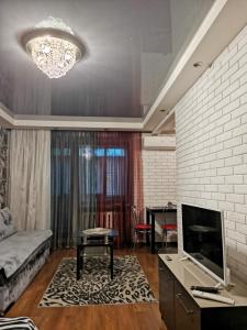 Apartment 2Bed Rooms Lux on Gagarina Prospect Soborniy的休息区