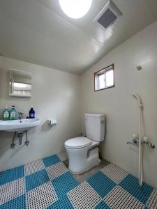 駅徒歩２分の貸切一軒家【Villa Kokusai】的一间浴室