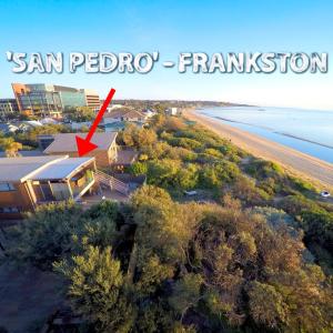 弗兰克斯顿获奖海滨度假酒店的海滩空中景色,房子和圣佩德罗大厦