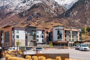 Cottonwood HeightsCourtyard by Marriott Salt Lake City Cottonwood的山地酒店