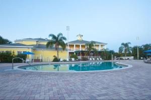 Bahama Bay Resort & Spa - Deluxe Condo Apartments内部或周边的泳池